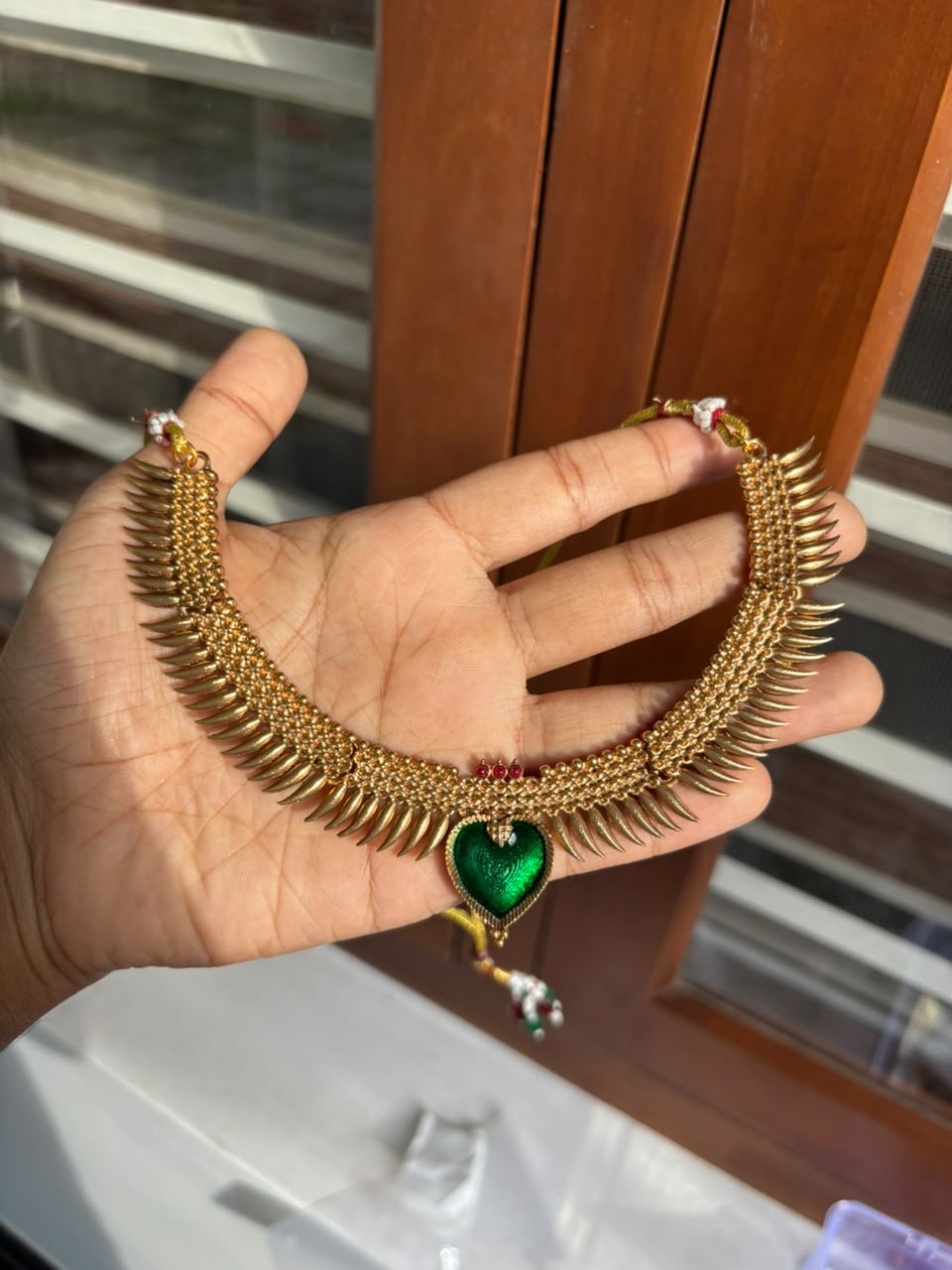 Leaf Fringe Choker Necklace