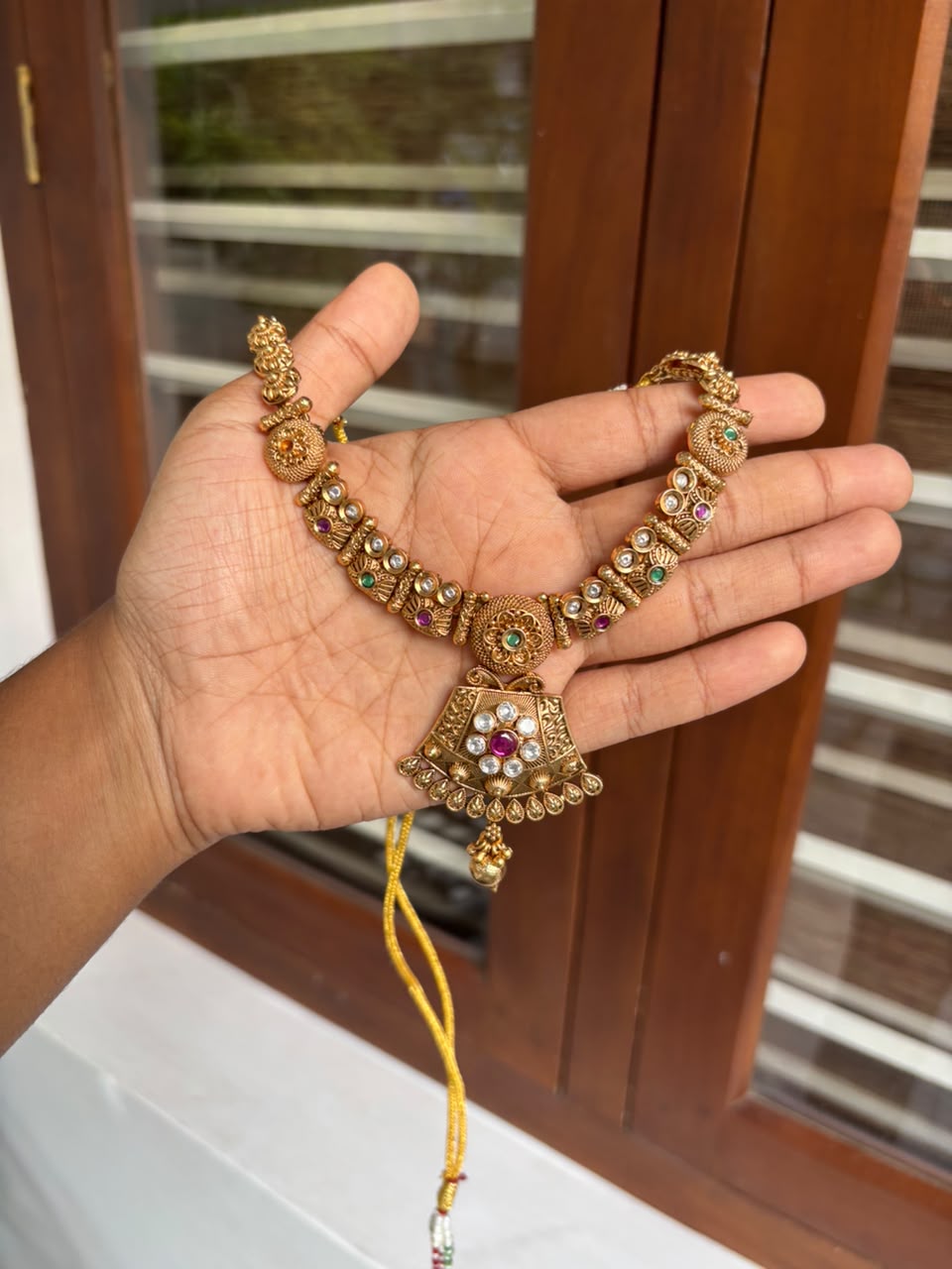 Antique Temple Choker Necklace Set - thumbnail 2