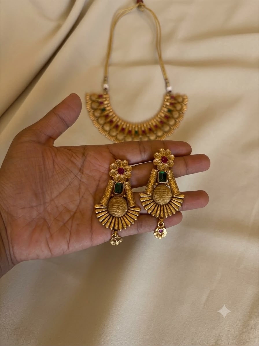 Antique Lotus Petal Bridal Choker Set - thumbnail 2