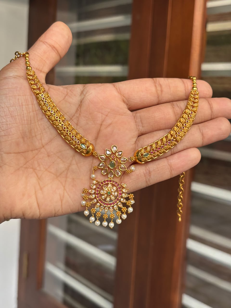 Antique Temple Pendant Necklace Set - thumbnail 3