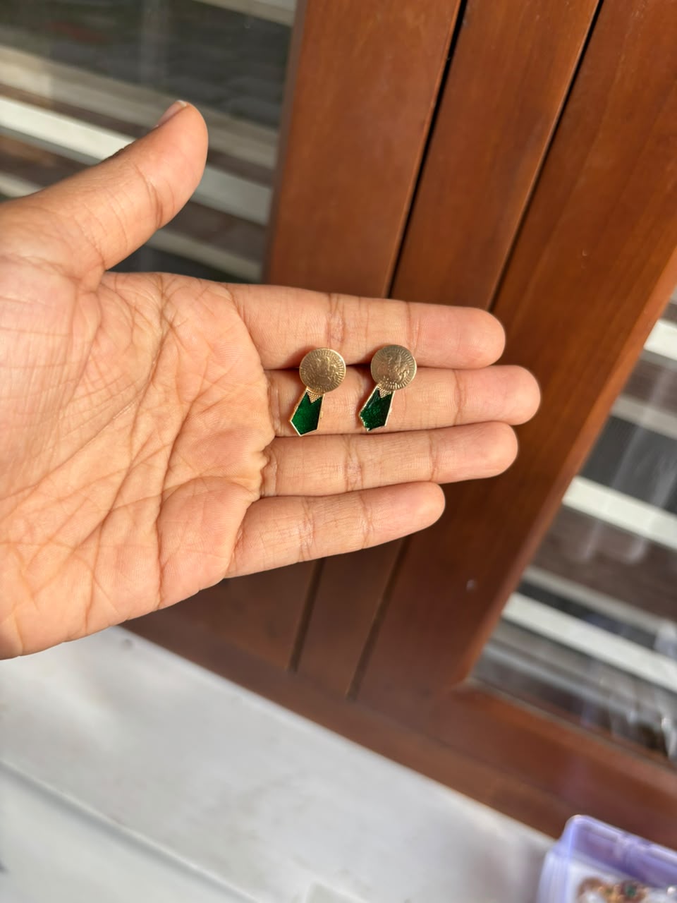 Traditional Kasu & Nagapada Green Enamel Choker Set - thumbnail 2